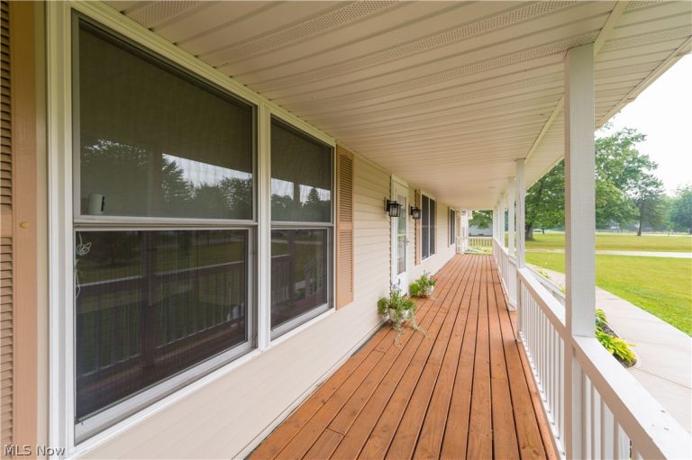 36055 Dellwood Road, Grafton, OH - Photo 5