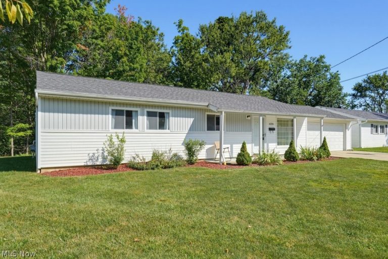 6326 Strathallan Drive, Bedford Heights, OH - Photo 3