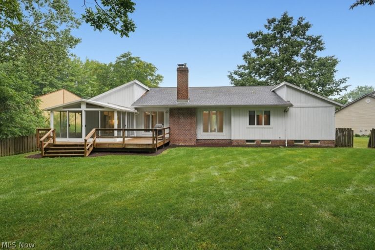 28653 Estates Court, Solon, OH - Photo 6