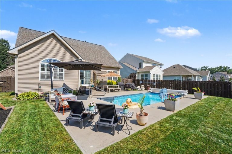 3865 Arcadia Circle, Willoughby, OH - Photo 2