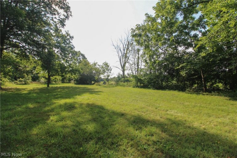 5724 Arrel Road, Lowellville, OH - Photo 8