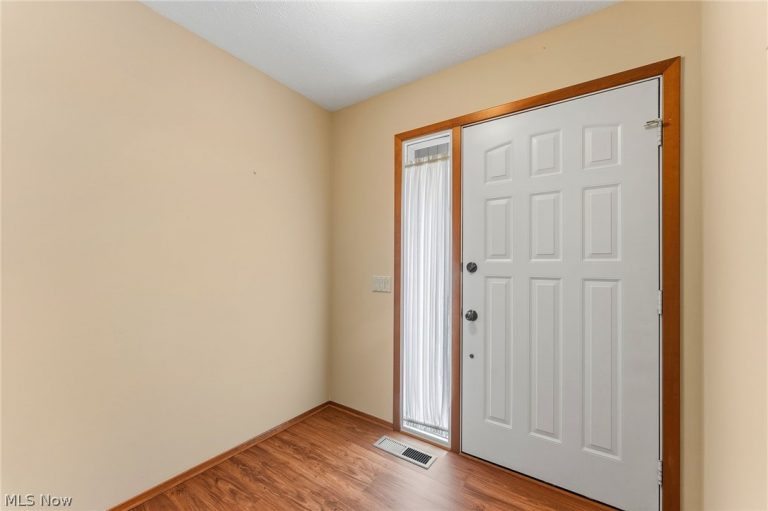 12647 Ionia Court, Strongsville, OH - Photo 6