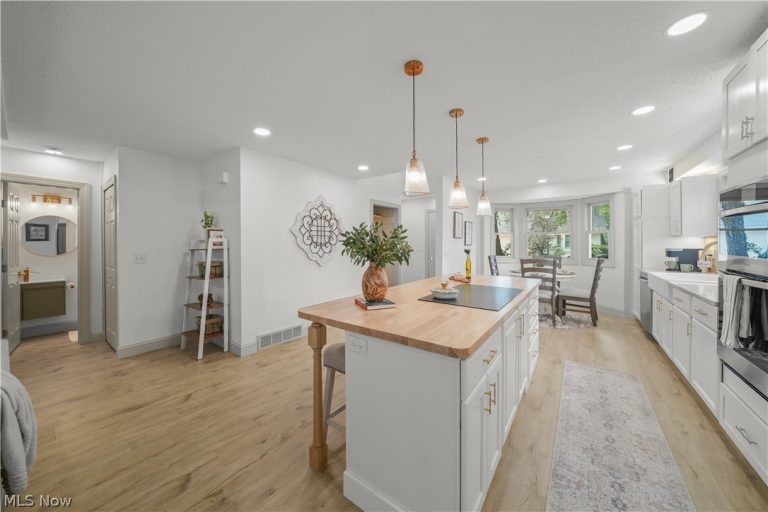 775-6 Hampton Circle, Aurora, OH - Photo 6