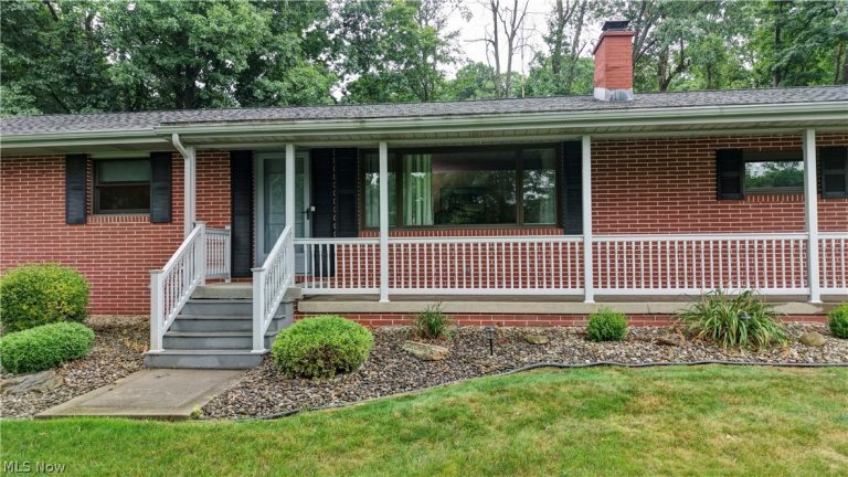 2510 Willow Brook Drive, Dover, OH - Photo 2