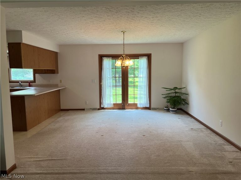 1013 Cherokee, Wapakoneta, OH - Photo 6