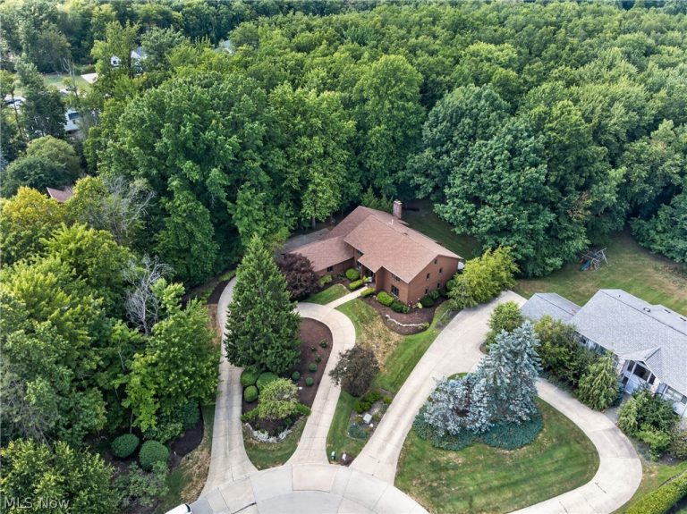 2571 Cedarwood Road, Pepper Pike, OH - Photo 4