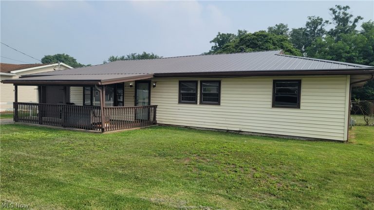 2309 Rockland Avenue, Belpre, OH - Photo 2