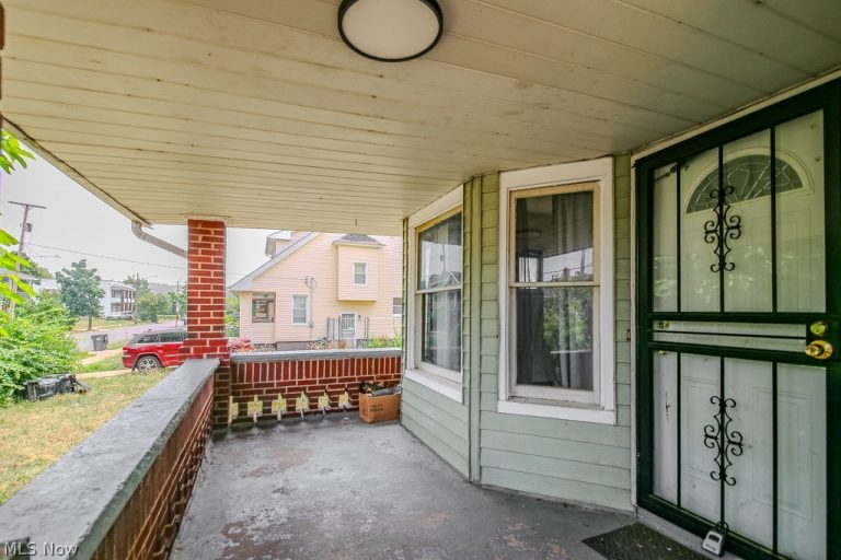 980 Evangeline Road, Cleveland, OH - Photo 2