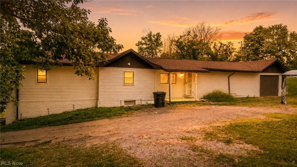 120 Winters Drive, Wintersville, OH