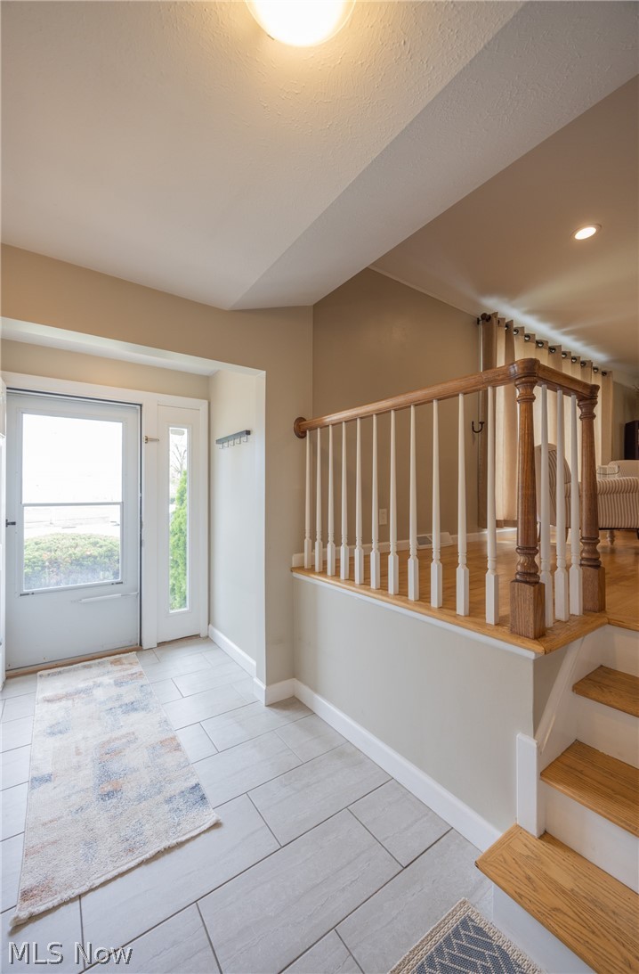 6547 Vallevista Drive, Mayfield Heights, OH - Photo 2