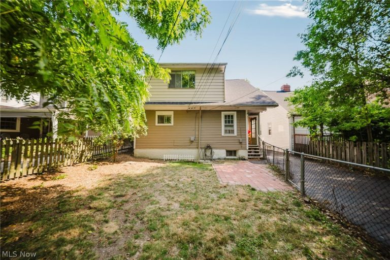 3537 Scarborough Road, Cleveland Heights, OH - Photo 4