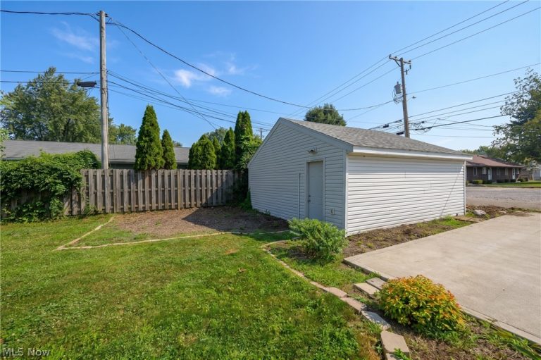 368 4th Drive, New Philadelphia, OH - Photo 3