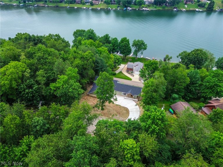 15 Huron Trail, Malvern, OH - Photo 4