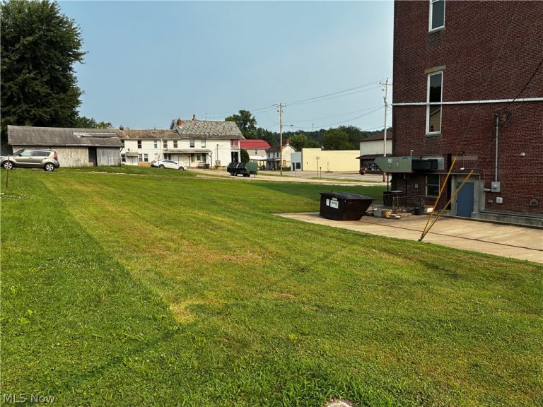 201 Fifth St, Beverly, OH - Photo 6