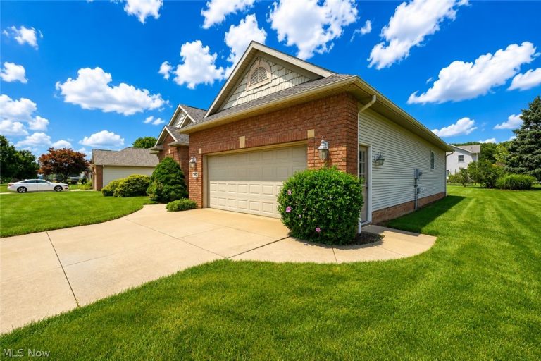 767 Mesa Verde Drive, Barberton, OH - Photo 2