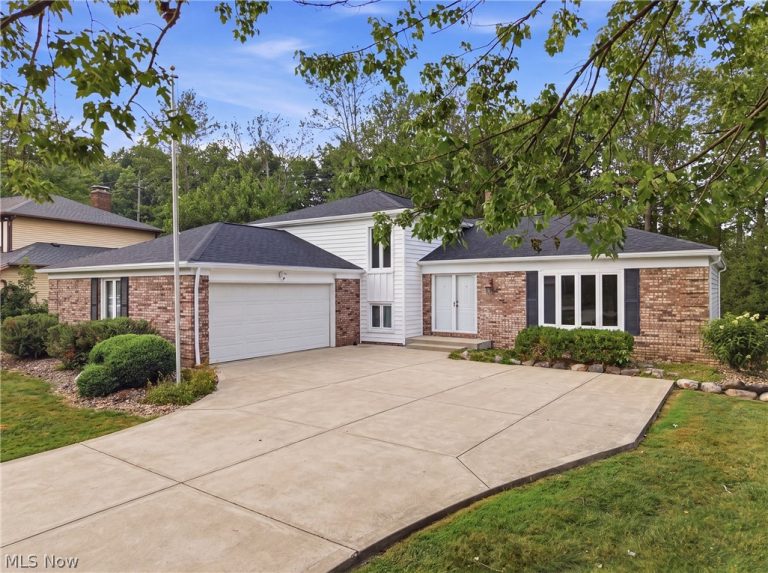 35771 Meadowdale Drive, Solon, OH, 44139