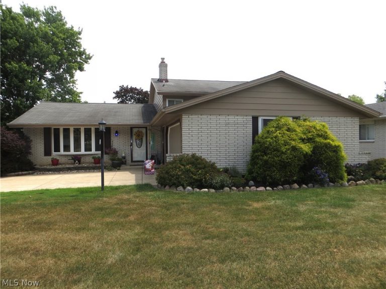 5477 Dorothy Drive, North Olmsted, OH - Photo 2