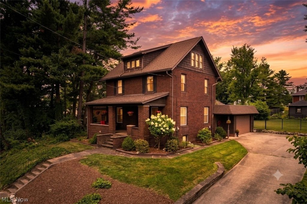 223 Glenwood Street, North Canton, OH