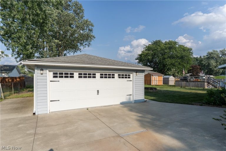 6391 Smith Road, Brook Park, OH - Photo 2
