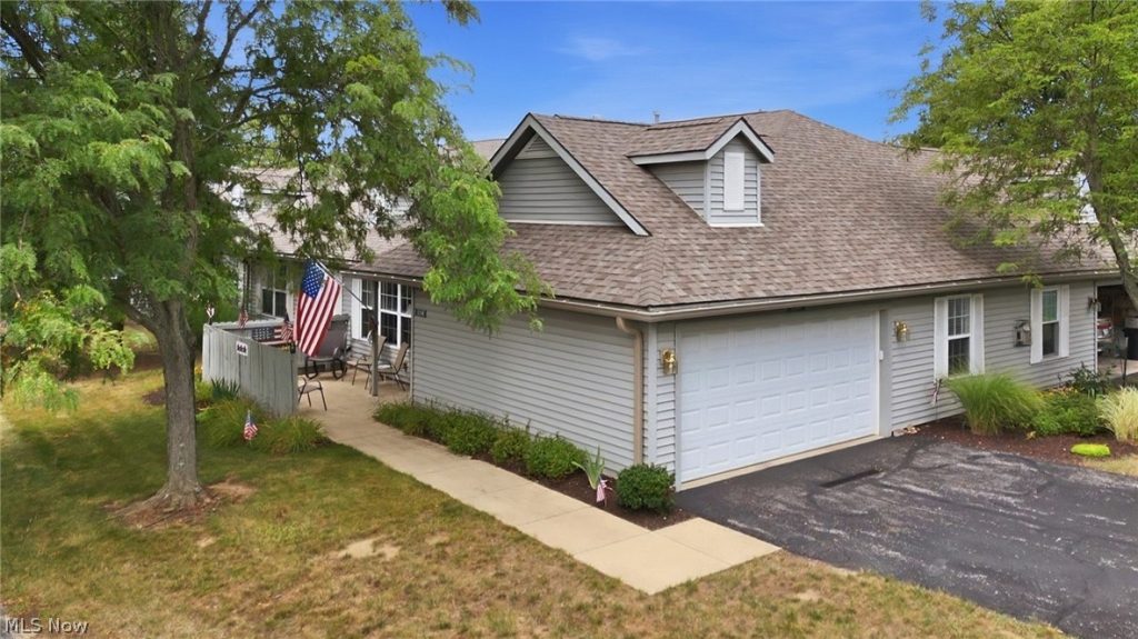 1238 Hunters Walk, Ashland, OH
