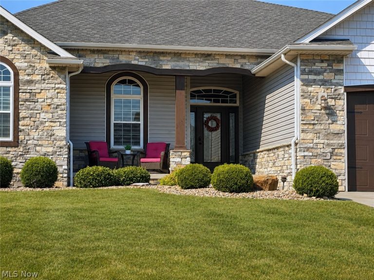 124 Cedars Drive, Poland, OH - Photo 3