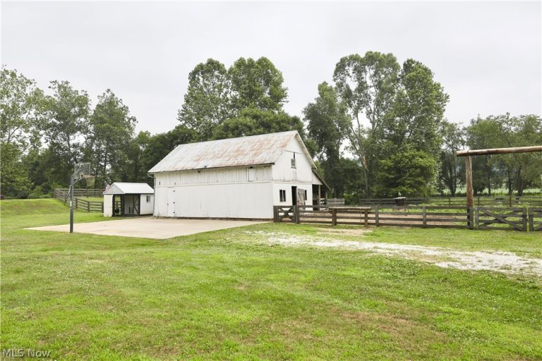 10373 Township Road 54, Killbuck, OH - Photo 8