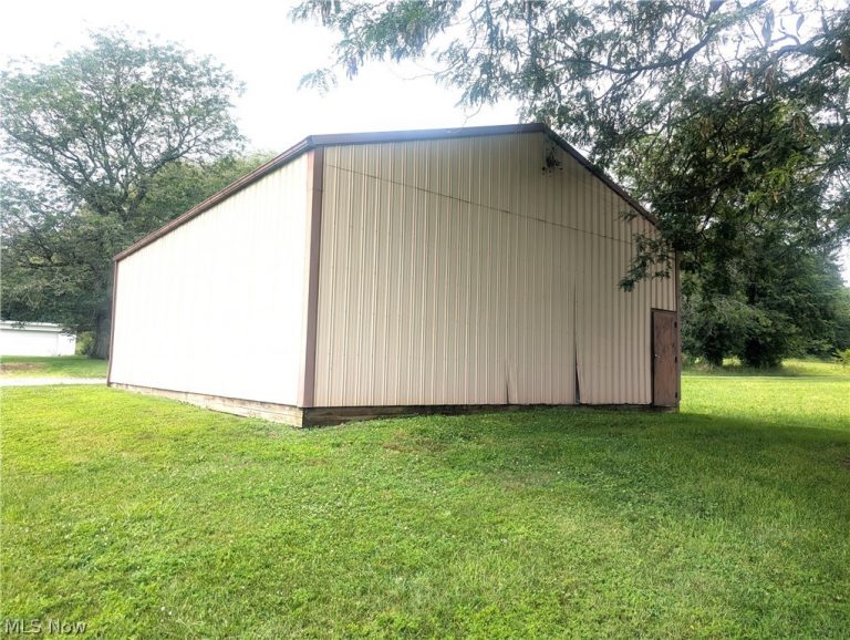 5715 Greer Road, Uhrichsville, OH - Photo 6