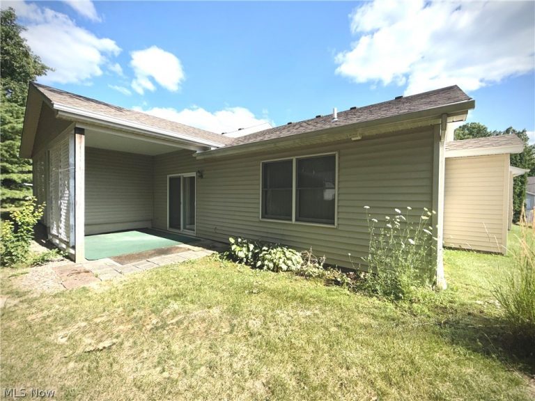 523 Wilcox Road #A, Youngstown, OH - Photo 4