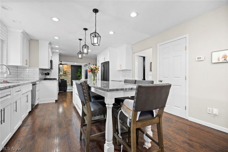37189 Terrell Drive, North Ridgeville, OH - Photo 3