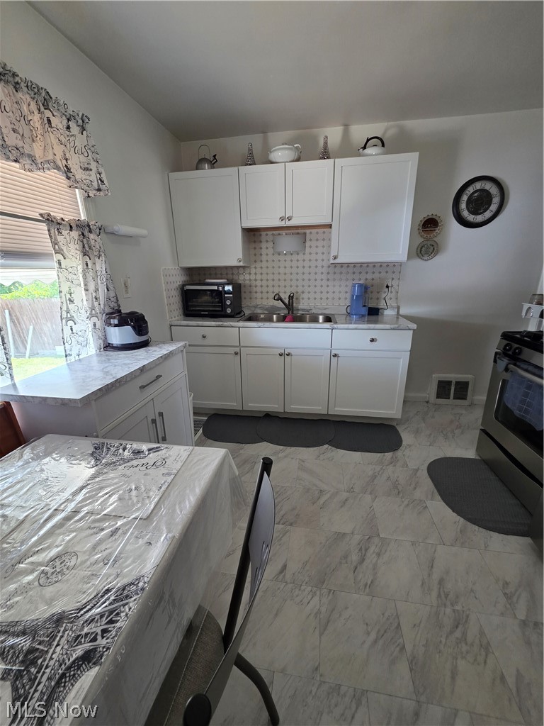 13445 Wainstead Avenue, Cleveland, OH - Photo 3
