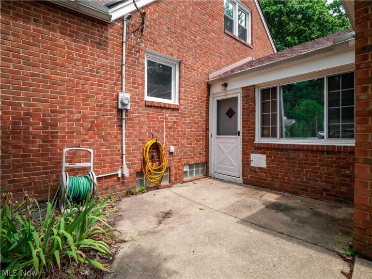 6531 Bonroi Drive, Seven Hills, OH - Photo 6