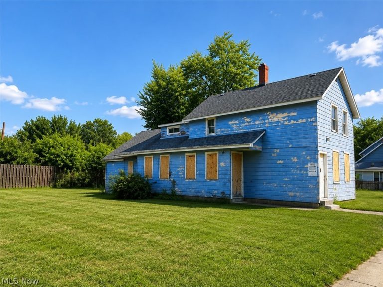 1902 Rowley Avenue, Cleveland, OH - Photo 2