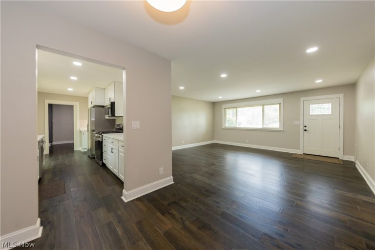 33 Oviatt Drive, Northfield, OH - Photo 5