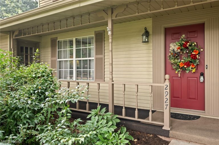 2927 Pleasant Street, North Canton, OH - Photo 2