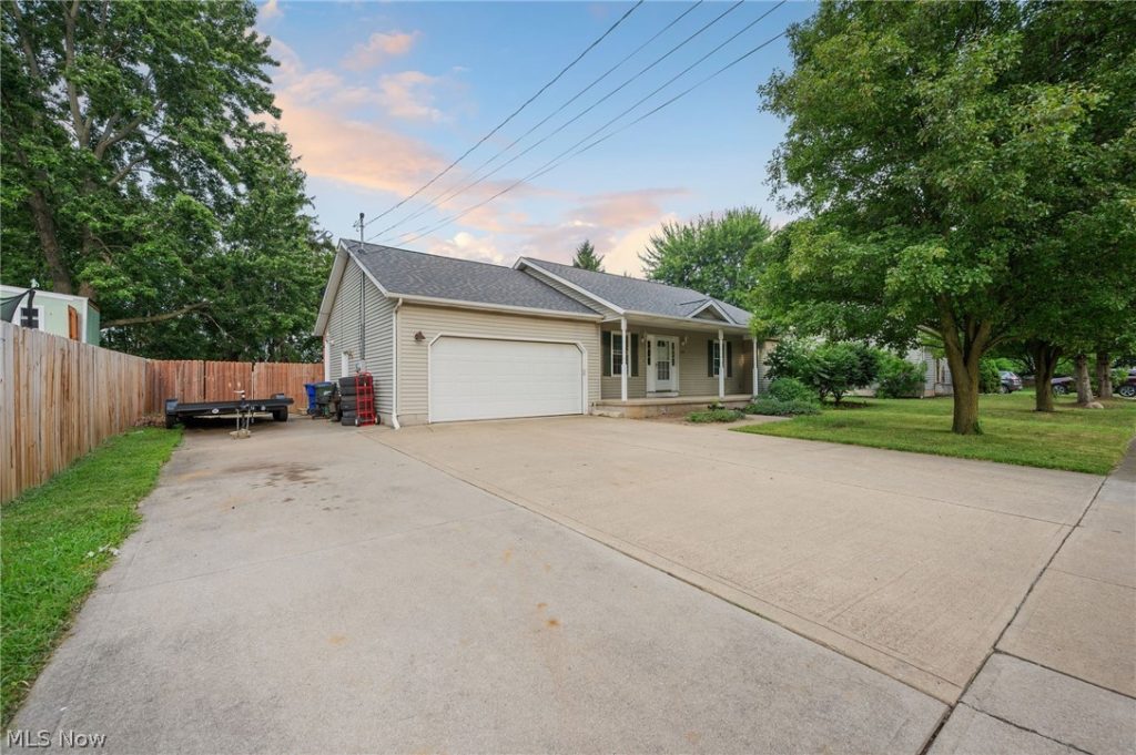 216 Pleasant Street, LaGrange, OH