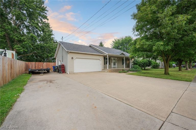216 Pleasant Street, LaGrange, OH, 44050