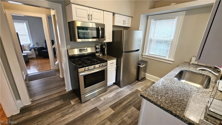 3576 Avalon Road, Shaker Heights, OH - Photo 8