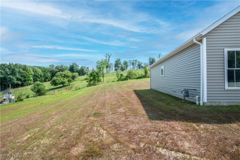135 Hillside Drive, East Palestine, OH - Photo 4