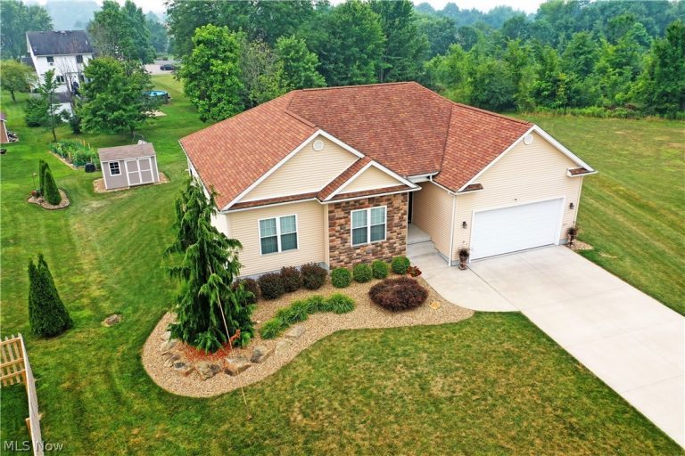 6460 Bay Meadow Court, Youngstown, OH - Photo 2