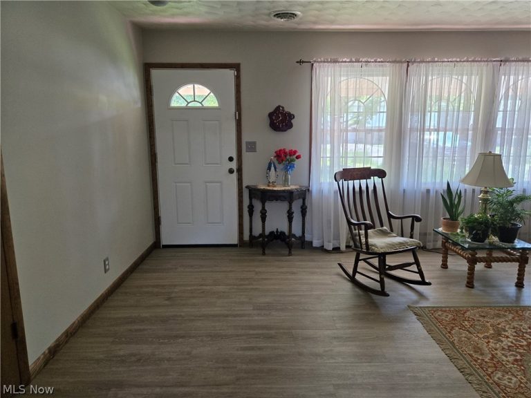 6065 Rollins Drive, Nashport, OH - Photo 4