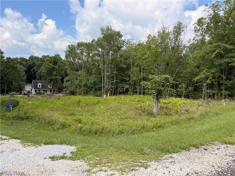 633 E Mohawk Drive, Malvern, OH, 44644