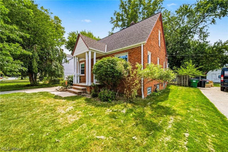 134 293rd Street, Willowick, OH - Photo 4