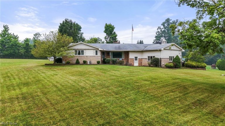 8060 Sigle Lane, Poland, OH - Photo 2