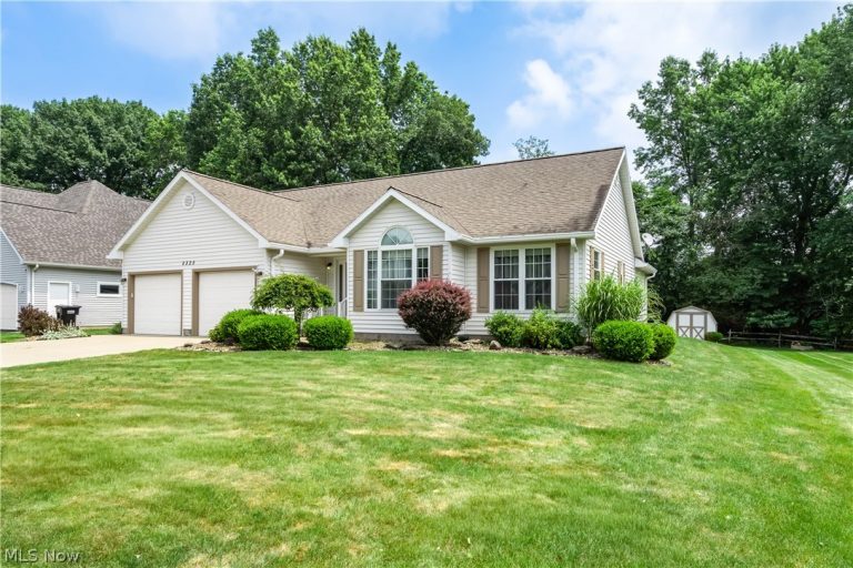 5325 Sycamore Hill Drive, New Middletown, OH - Photo 2