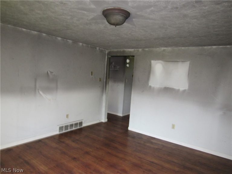 3240 Menough Road, Ravenna, OH - Photo 6
