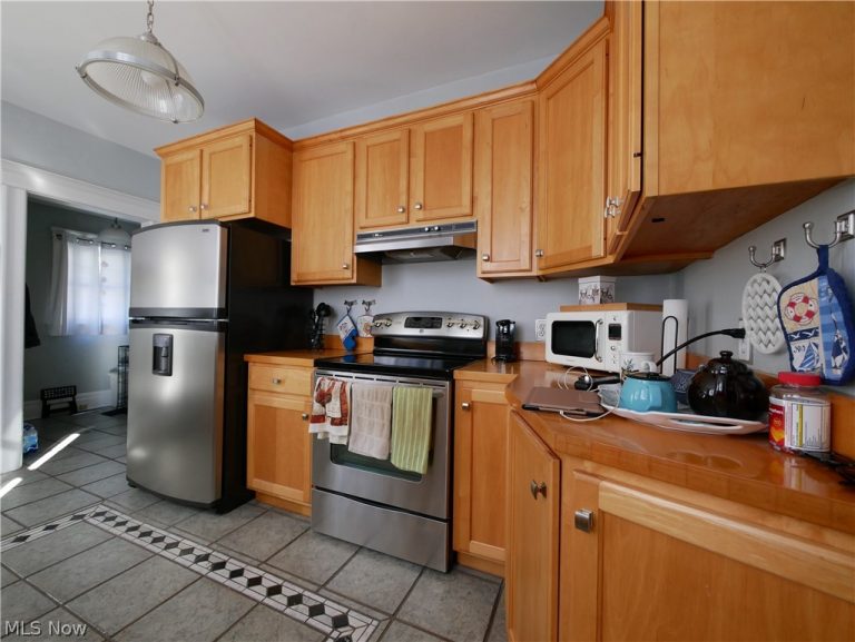 52 Maple Avenue, Wheeling, WV - Photo 6