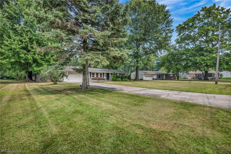 57 Coventry Drive, Painesville, OH - Photo 2