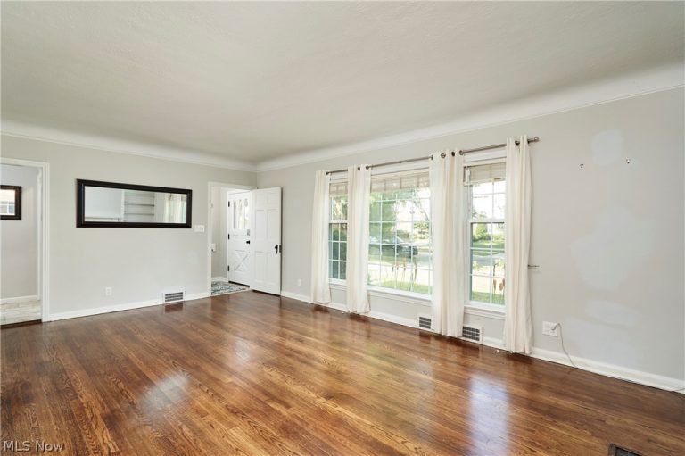 3701 Glencairn Road, Shaker Heights, OH - Photo 3