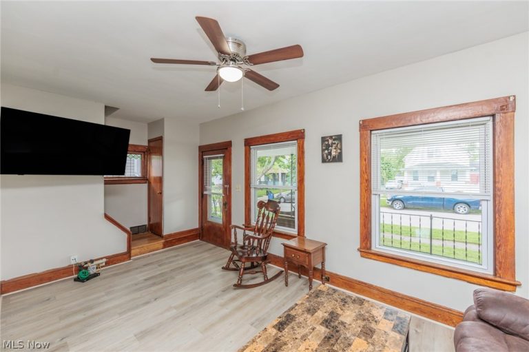 4318 Bucyrus Avenue, Cleveland, OH - Photo 8