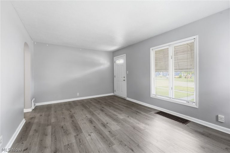 311 Fowles Road, Berea, OH - Photo 5